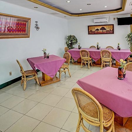 OYO 91805 Hotel Wisma Bari Palembang Bagian luar foto