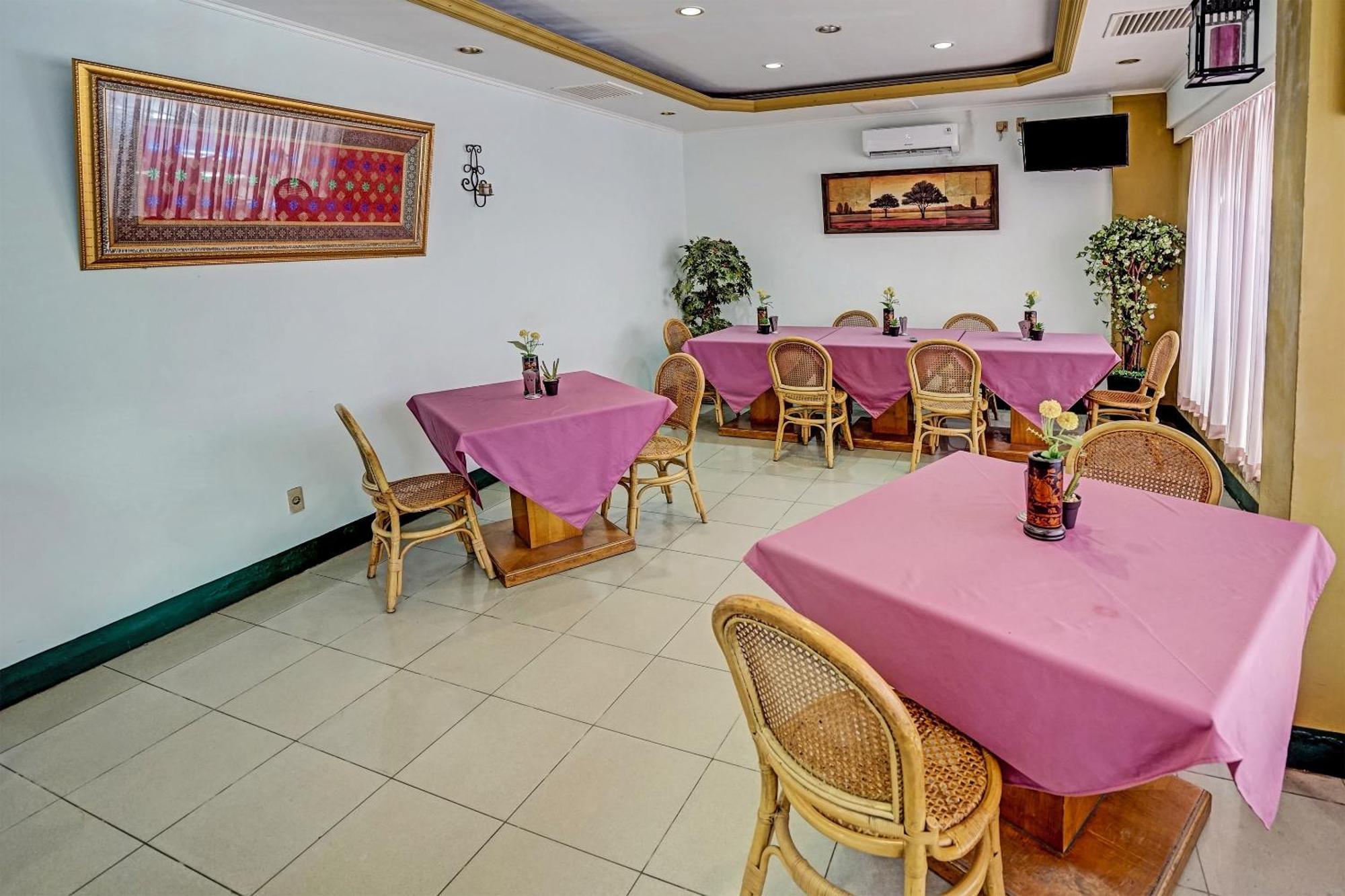 OYO 91805 Hotel Wisma Bari Palembang Bagian luar foto