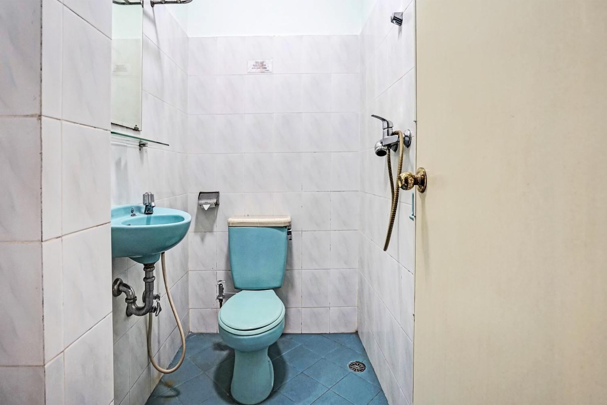 OYO 91805 Hotel Wisma Bari Palembang Bagian luar foto