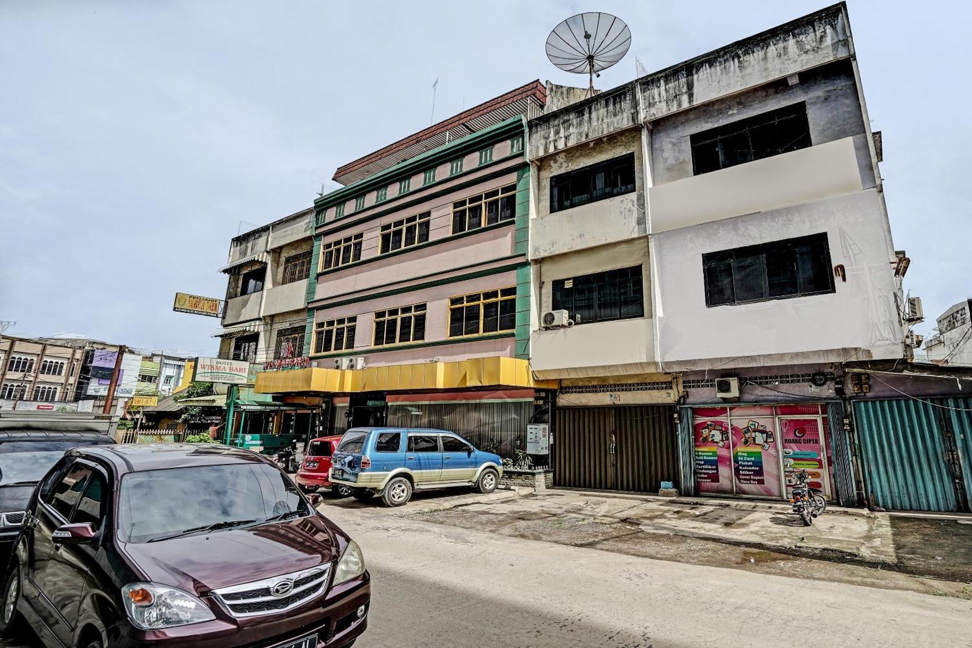 OYO 91805 Hotel Wisma Bari Palembang Bagian luar foto