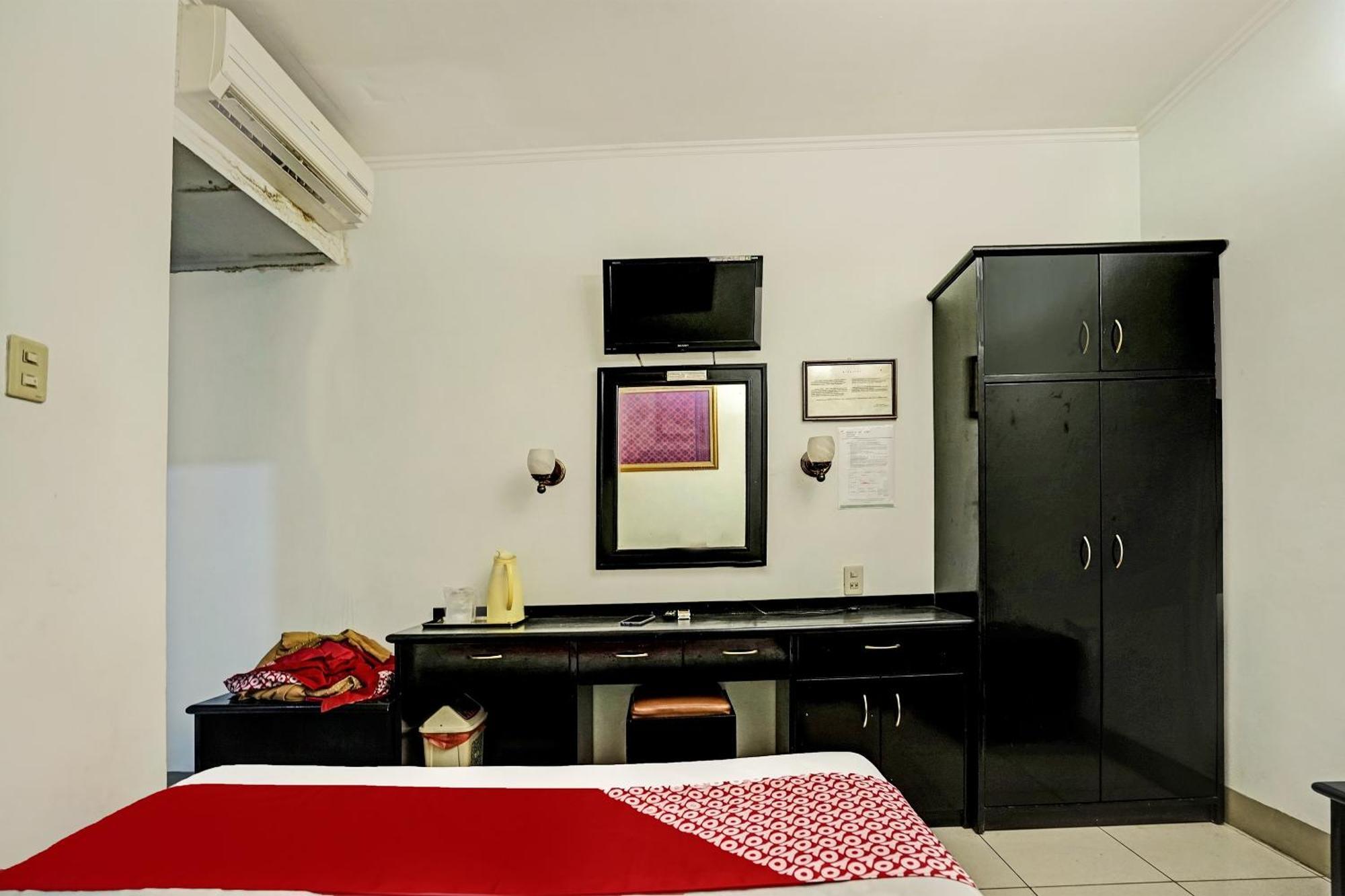 OYO 91805 Hotel Wisma Bari Palembang Bagian luar foto