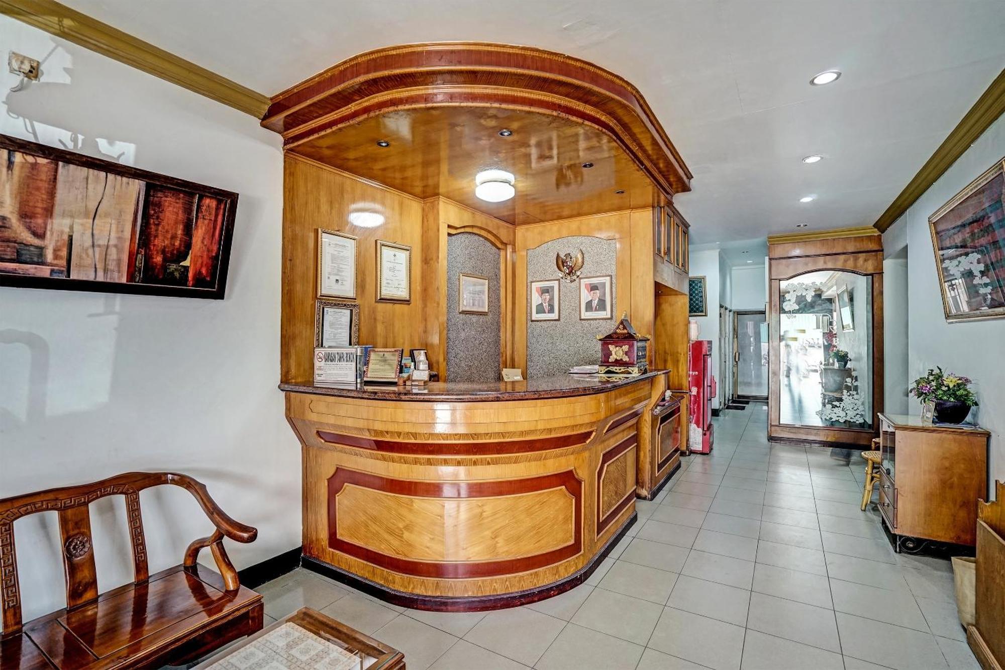OYO 91805 Hotel Wisma Bari Palembang Bagian luar foto